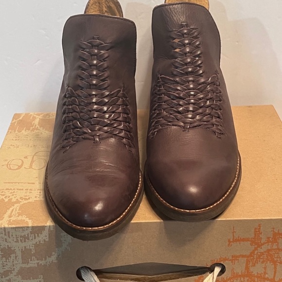 Women Leather  Latigo  Ankle Boots size 9.5 - Picture 2 of 16